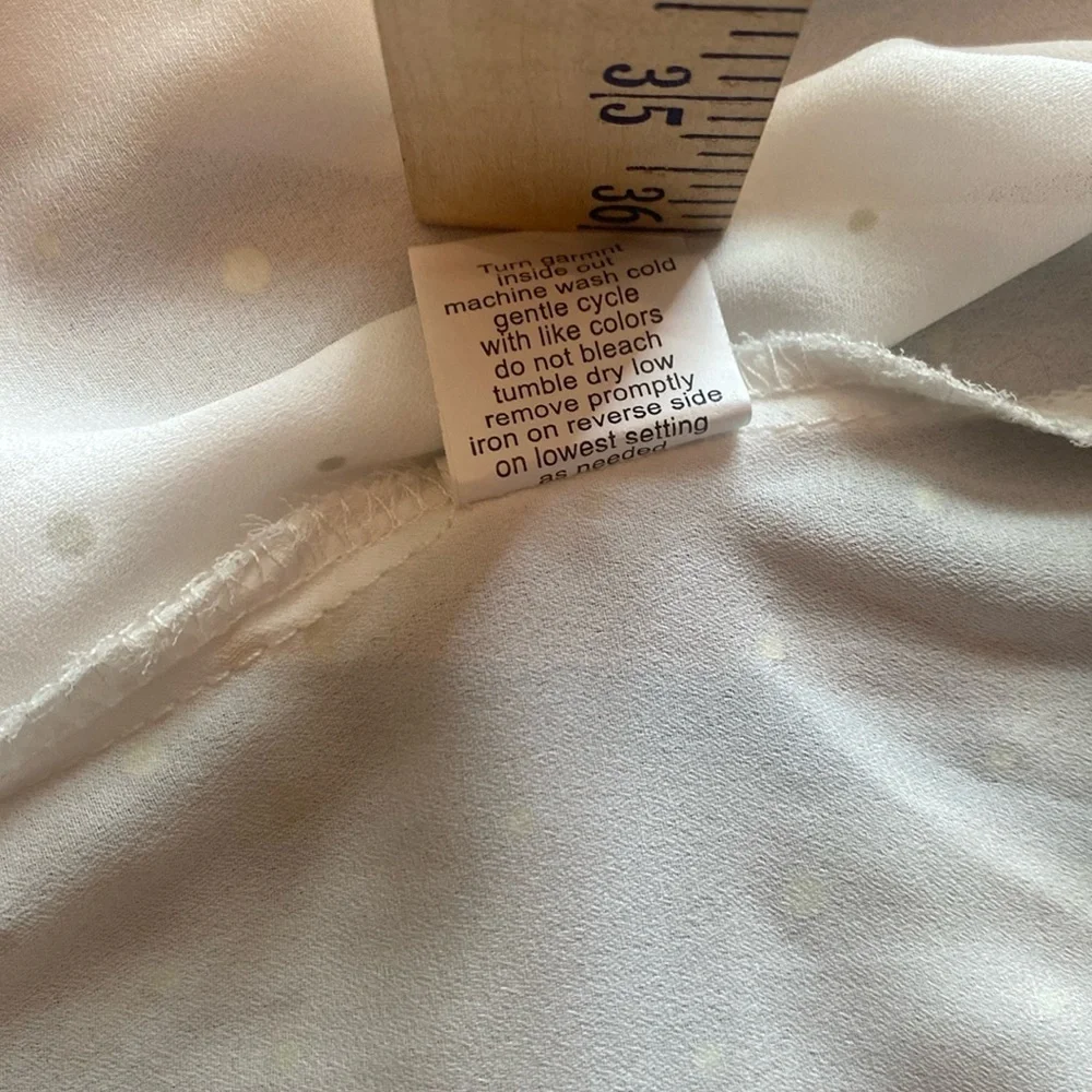 Coral Bay White Blouse with Gold polkadot blouse 🆕 - Picture 5 of 11